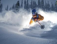 东契奇在阿森纳比赛中反败为胜，重返赛场引发热议！观众掌声雷动